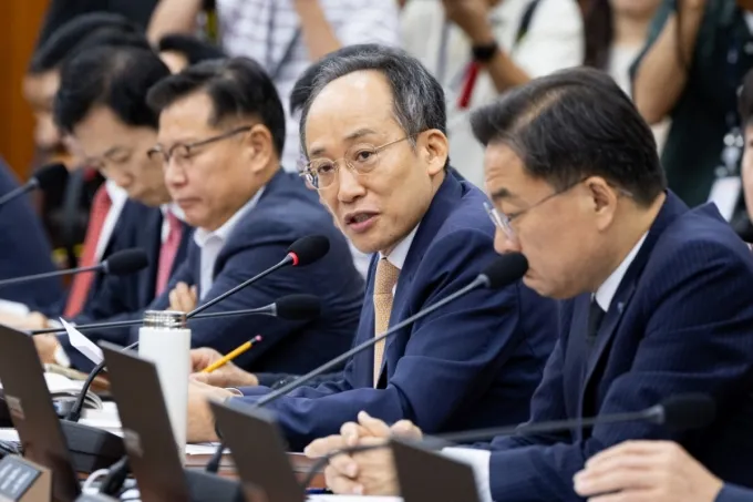 추경호 국민의힘 의원이 지난달 5일 서울 여의도 국회에서 열린 국회 정무위원회의 주병기 공정거래위원장 후보자 인사청문회에서 질의하고 있다. /사진=뉴스1 