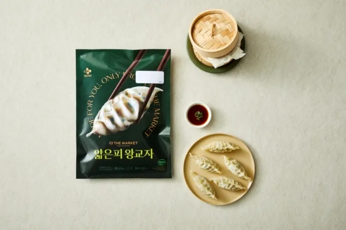 CJ제일제당이 비비고 얇은피 왕교자를 출시했다고 밝혔다./사진제공=CJ제일제당